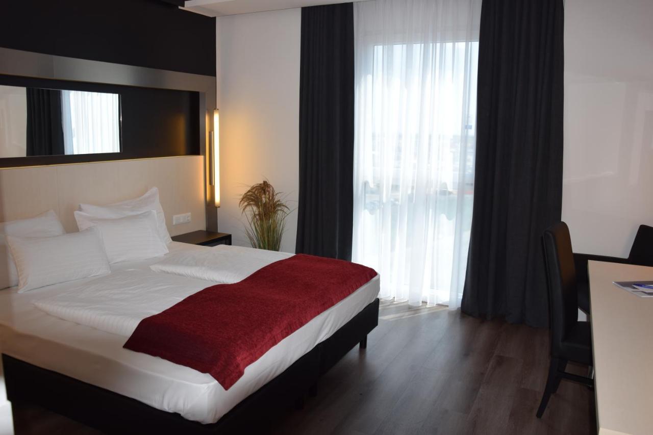 Pannonia Tower Hotel Parndorf Exterior photo