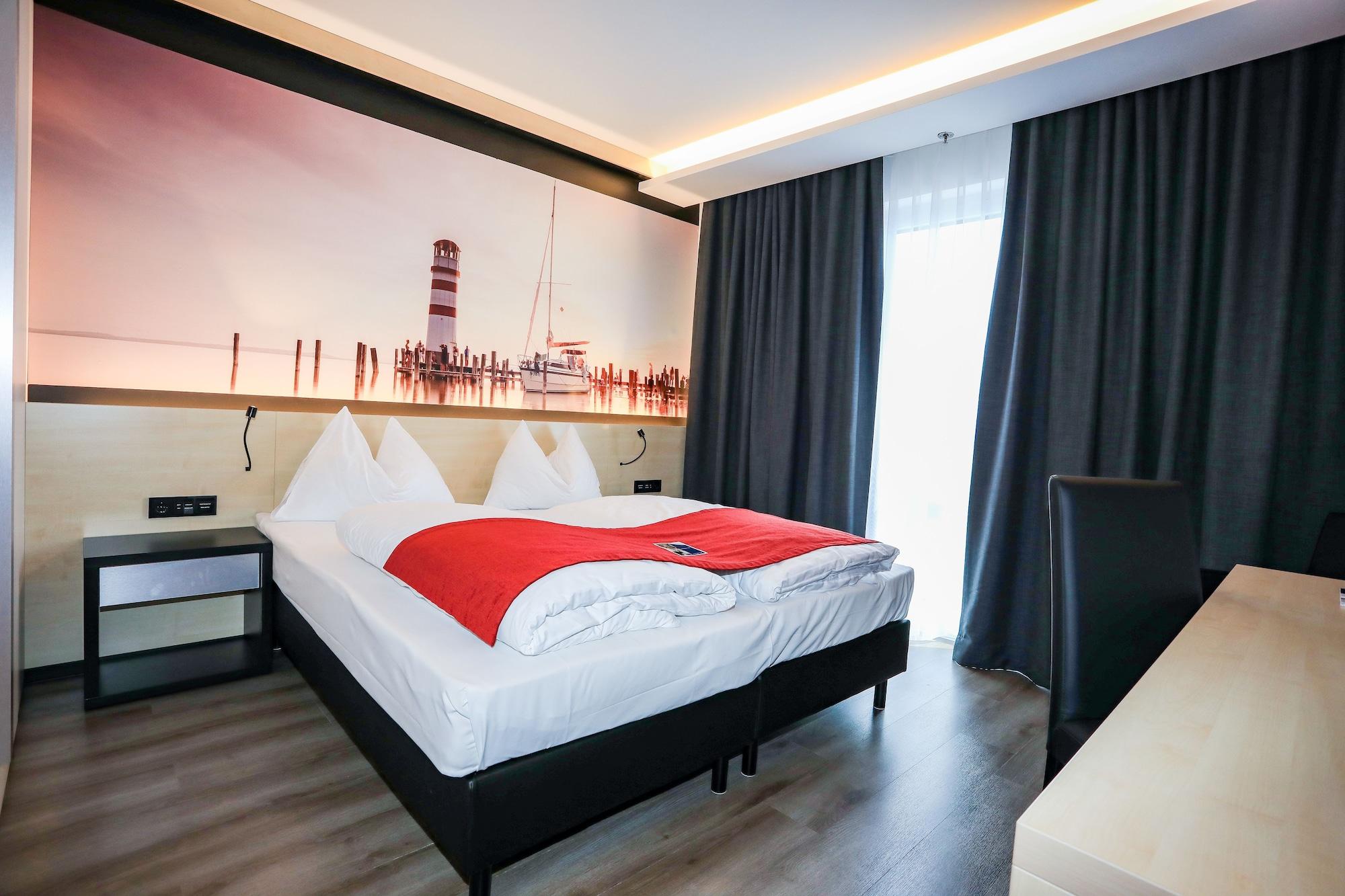 Pannonia Tower Hotel Parndorf Exterior photo