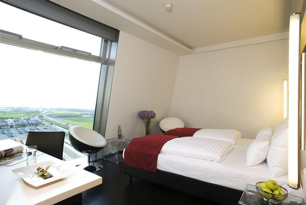 Pannonia Tower Hotel Parndorf Exterior photo
