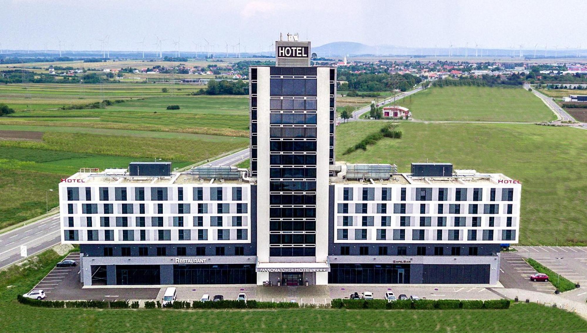 Pannonia Tower Hotel Parndorf Exterior photo