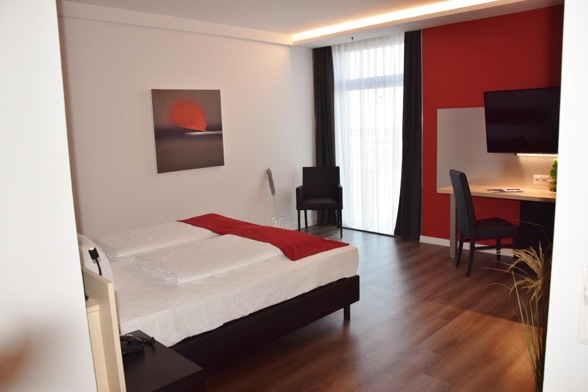 Pannonia Tower Hotel Parndorf Exterior photo
