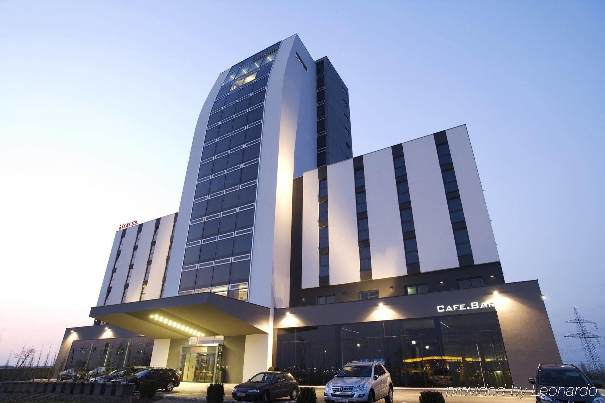 Pannonia Tower Hotel Parndorf Exterior photo