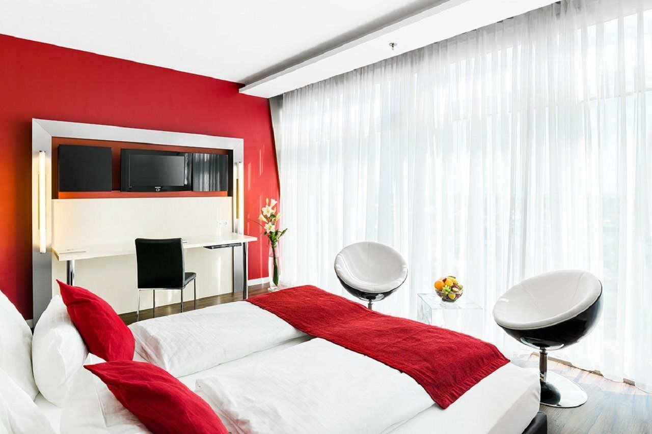 Pannonia Tower Hotel Parndorf Exterior photo
