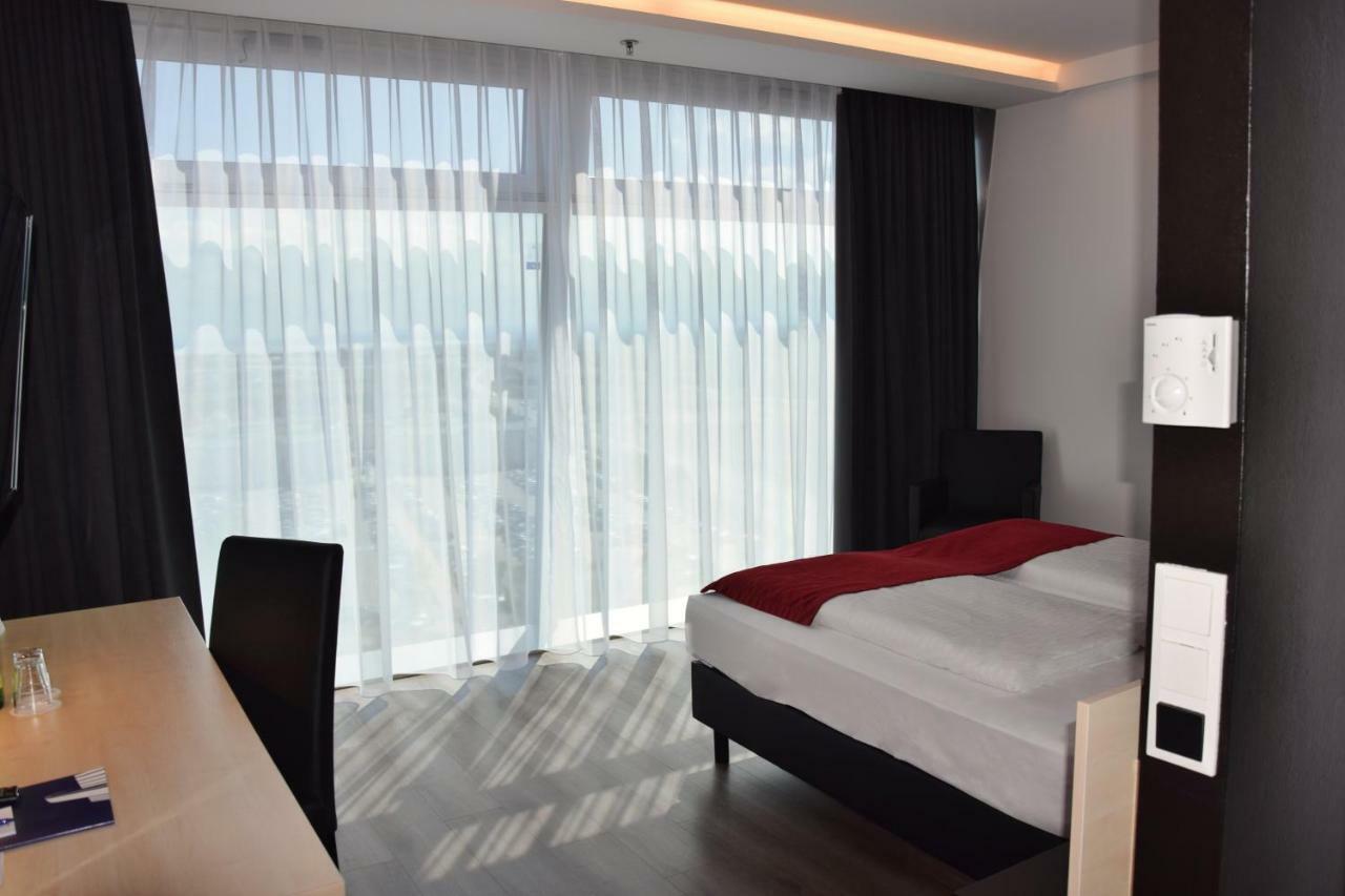 Pannonia Tower Hotel Parndorf Exterior photo