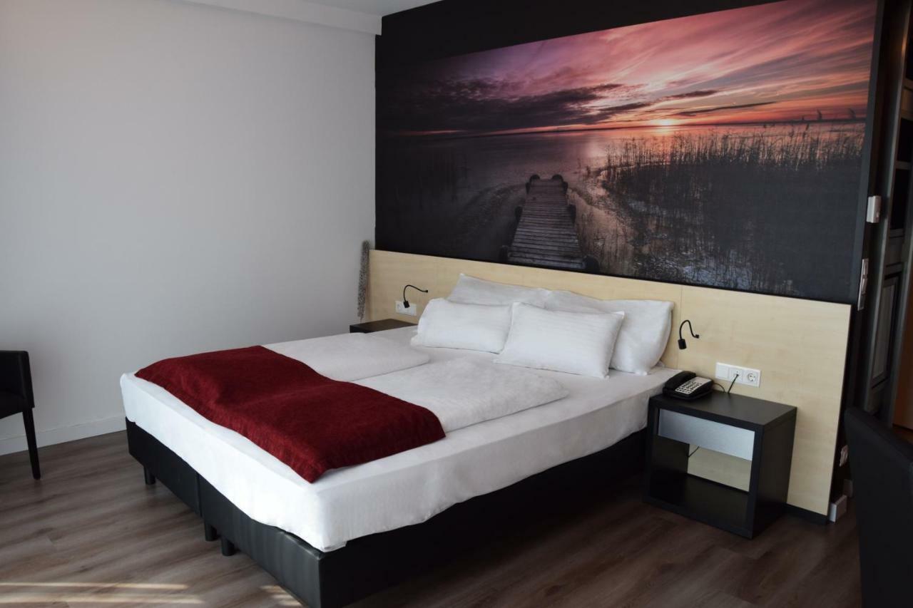Pannonia Tower Hotel Parndorf Exterior photo