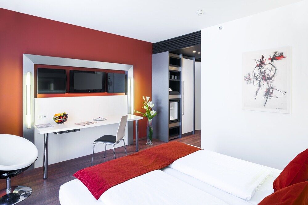 Pannonia Tower Hotel Parndorf Exterior photo